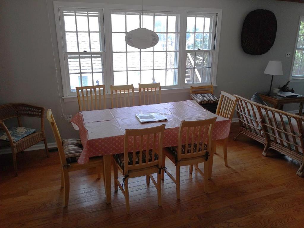 Raised Ranch Style House Close To Beach, Shops And Eateries! Surf City Exterior foto
